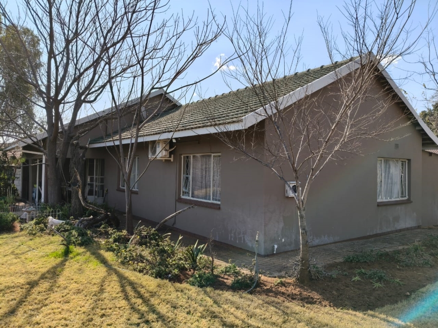 3 Bedroom Property for Sale in Protea Park North West